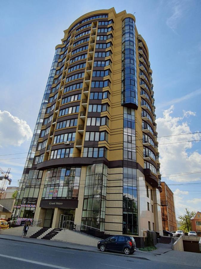 ЛЮКС Апартаменты Grand Palace Центр Новострой Хмельницкий Apartment center Екстер'єр фото